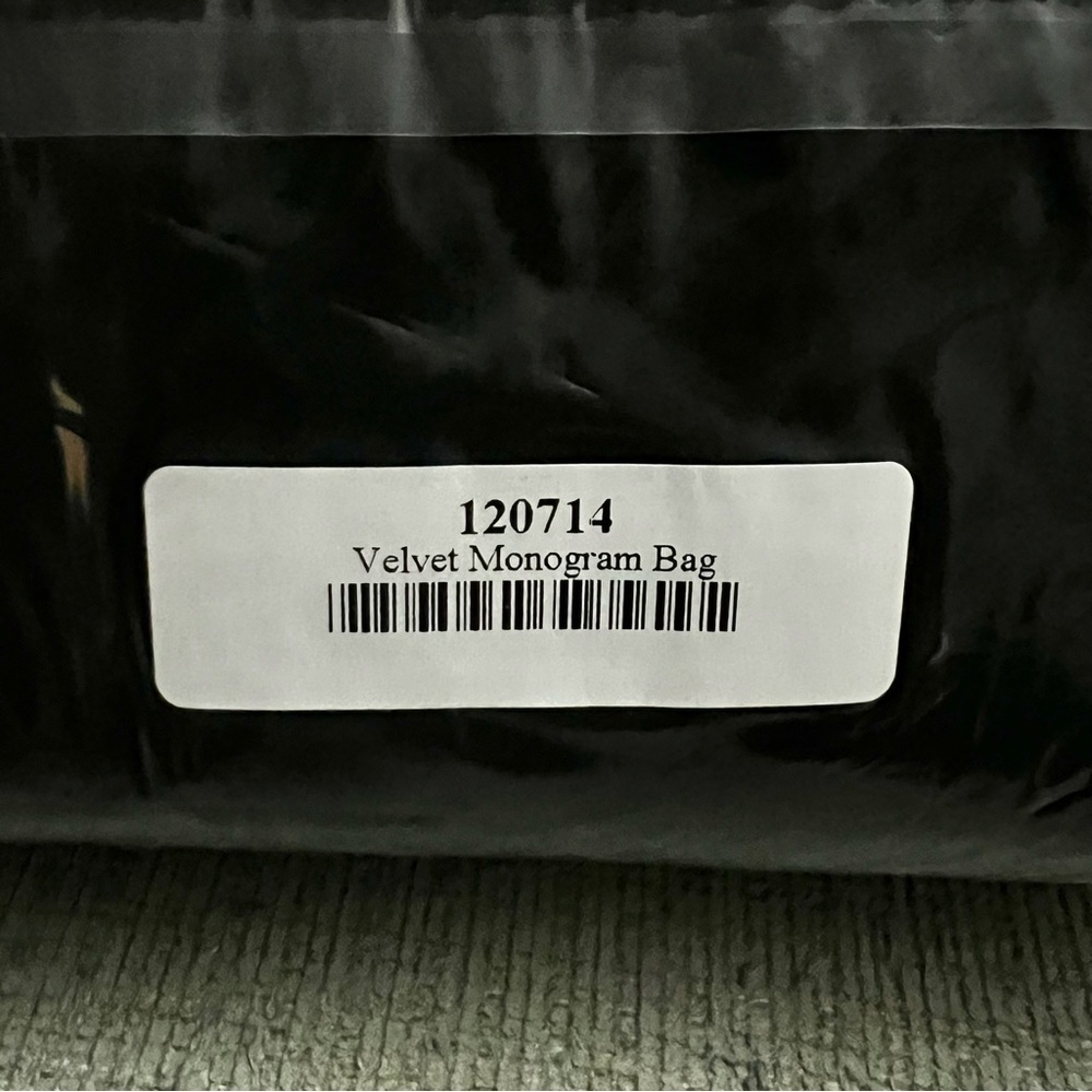 Seint Black Velvet Zip Around Monogram Make Up Cosmetic Travel Bag SEALED - Picture 3 of 6